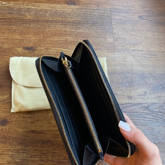 Burberry leather wallet - Picture 2 of 2